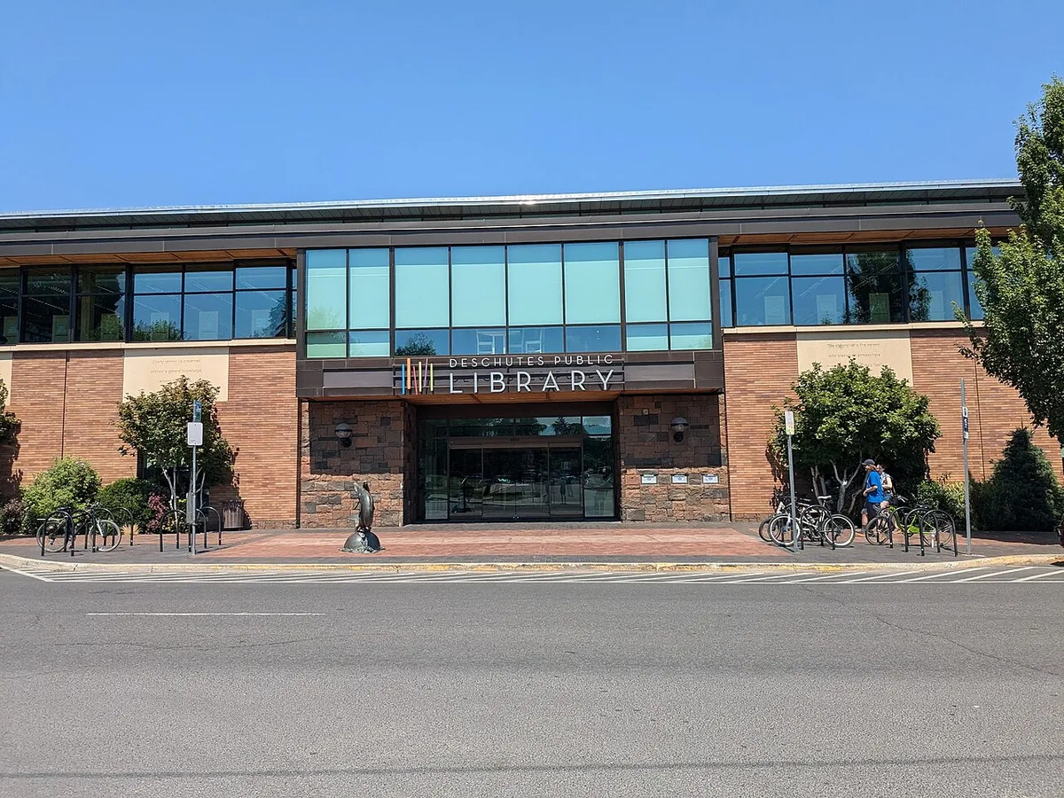 The Downtown Bend Library on Wall Street