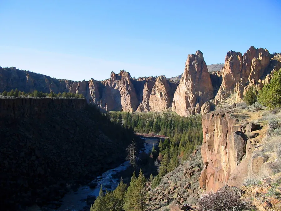The cliffs of Smith Rock above the Crooked River