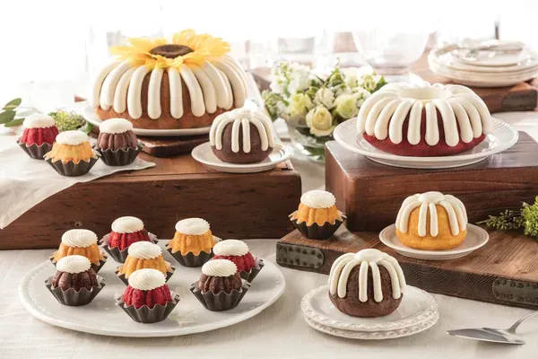 Bundt cakes and mini Bundtinis on stands
